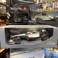 Mercedes GP Petronas F1 Showcar 2010 M.Schumacher Minichamps 150100073 éch 1/18