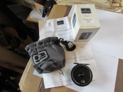ATEMBERAUBENDE UNBENUTZTE ROBUSTE ULTRALITE DISC 2/3/4 FORELLEN FLIEGEN ANGELROLLE VERPACKT ETC..