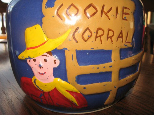 Cookie Jar bottom-Cookie Corral-Glazed Pottery-7" tall-1930's-40's- - Picture 5 of 5