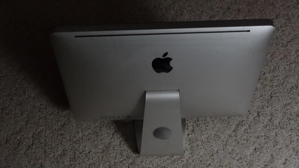 Apple iMac mid 2010 21.5" 4GB RAM Mac OSX 10.9 Mavericks - Image 3 of 3