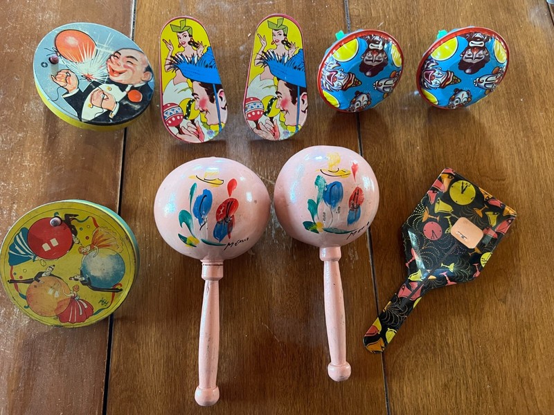 👏 9 Vintage Tin/Metal Party Noise Makers