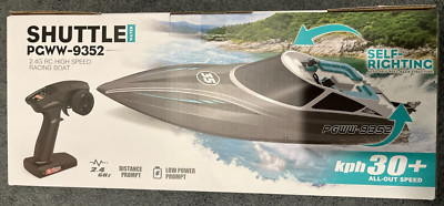 Remote Control Boat for Pools & Lakes 2.4 GHZ Fast RC Boat Ages 14