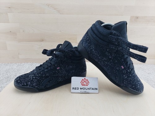 black reebok classics size 5