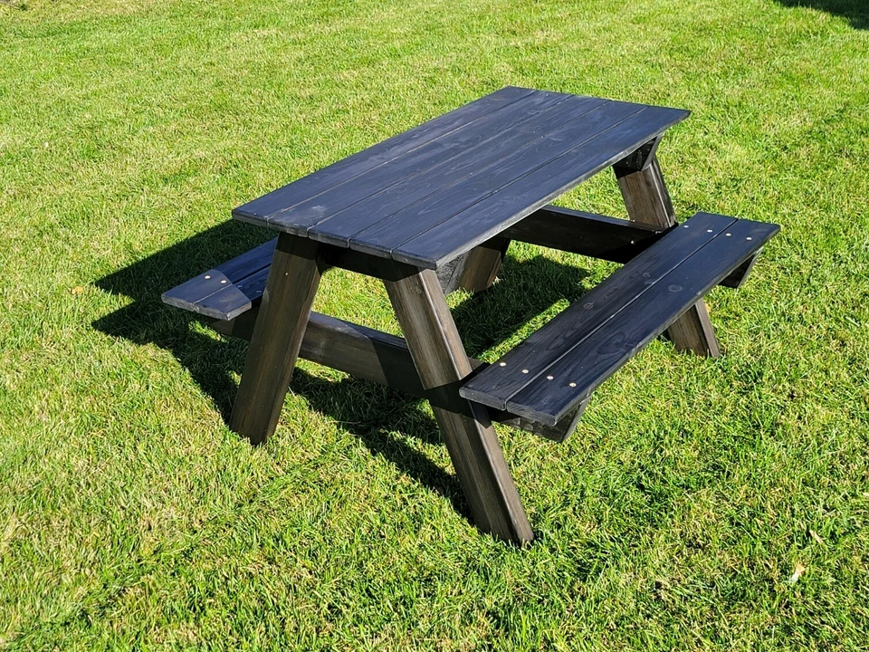 Mesa de exterior de cedro negro manchado mesa de picnic para niños, jardín, playas, patios traseros Foto 2 de 4