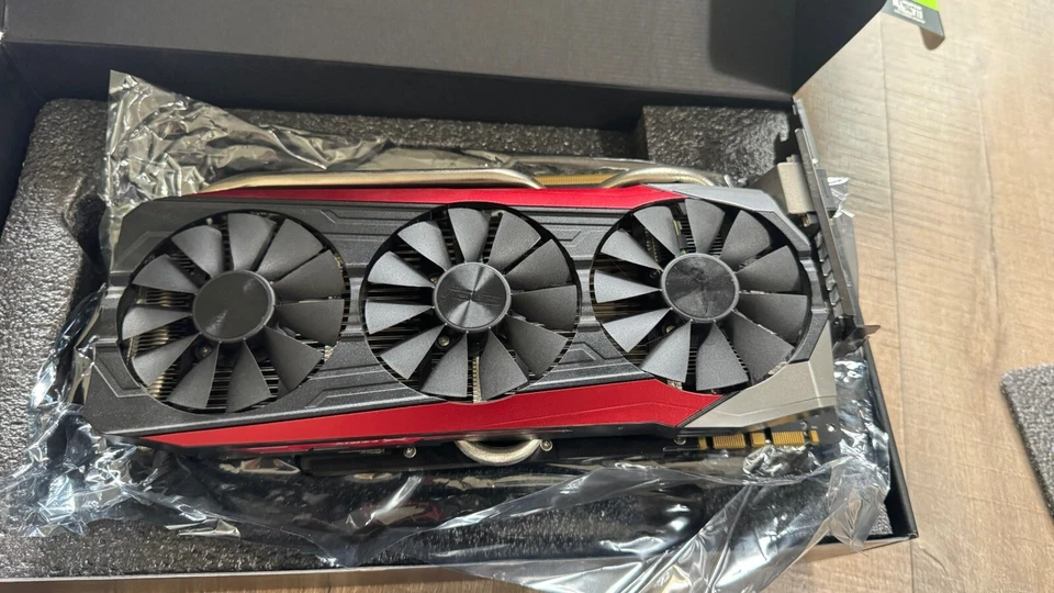 ASUS Nvidia GeForce GTX 980 Ti OC 6GB GDDR5 STRIX-GTX980TI-DC3-6GD5 CIB - Image 2 of 4