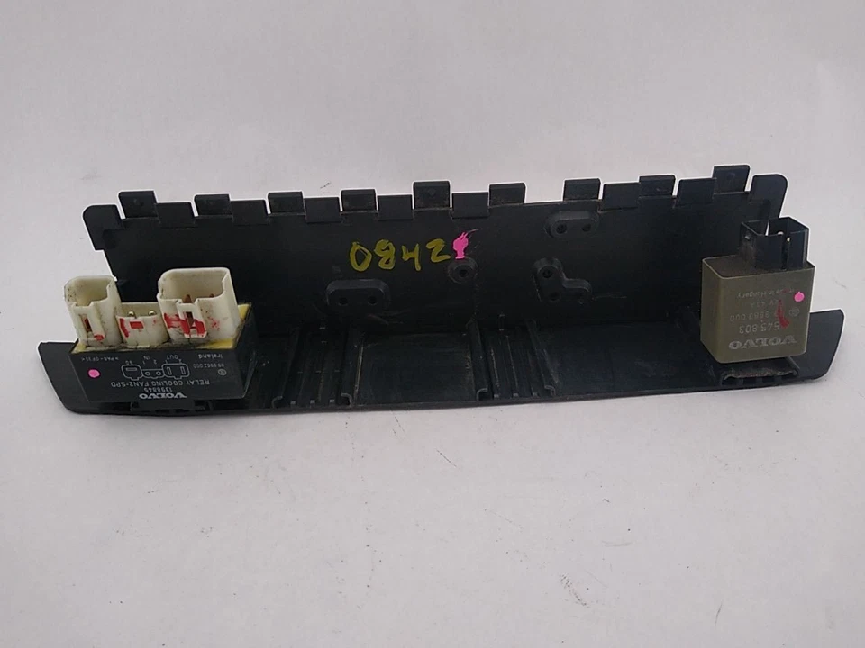 Реле топливного насоса и вентилятора охлаждения Volvo 850 с отделочной крышкой черное подходит для 1994-1997 94 - Изображение 2 из 4