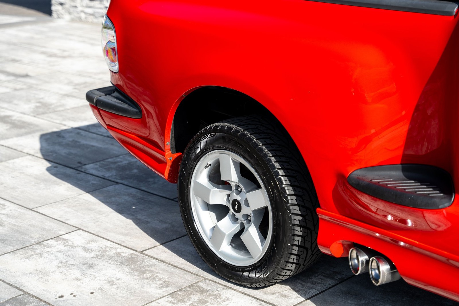 2002 Ford F-150 Reg Cab Flareside 120" Lightning