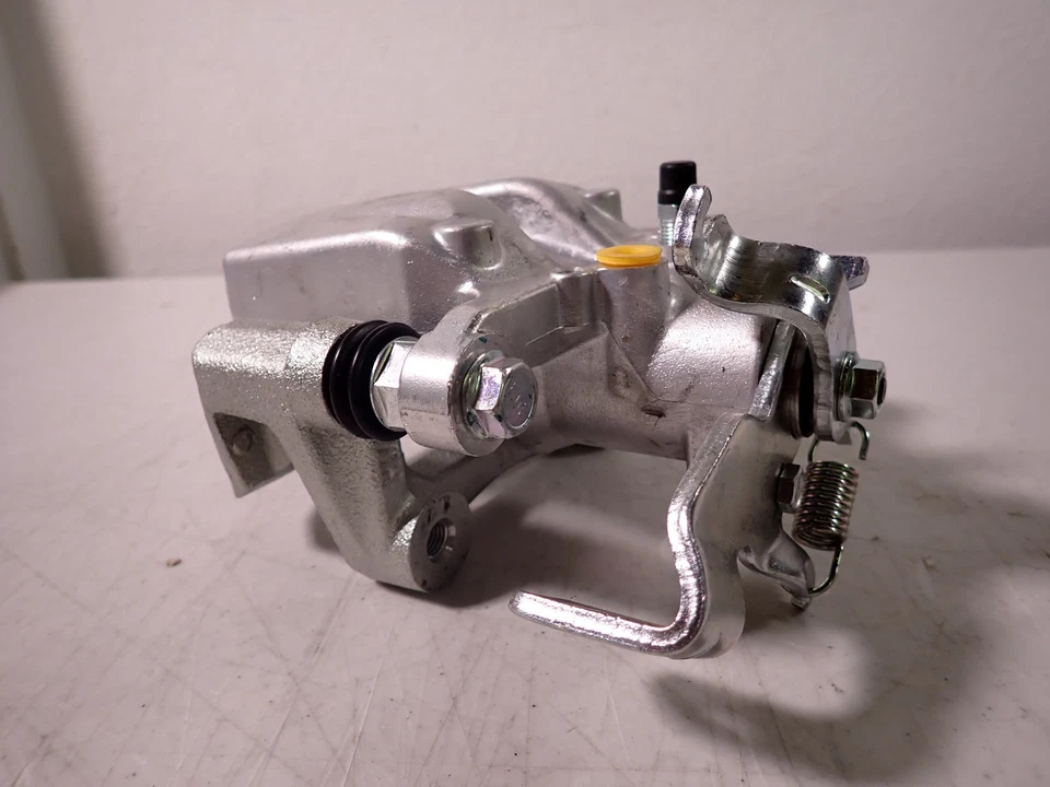 Rear Left Side Brake Caliper w/ Bracket for 2014 2015 2016 2017 2018 Kia Soul Foto 4 de 4