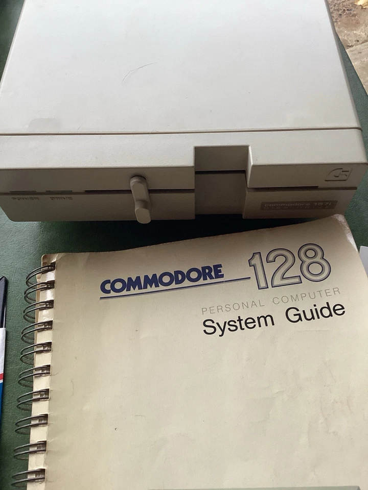 Computadora personal Commodore 128 de colección/recibos originales/unidad de disco 1571 funciona Foto 3 de 4