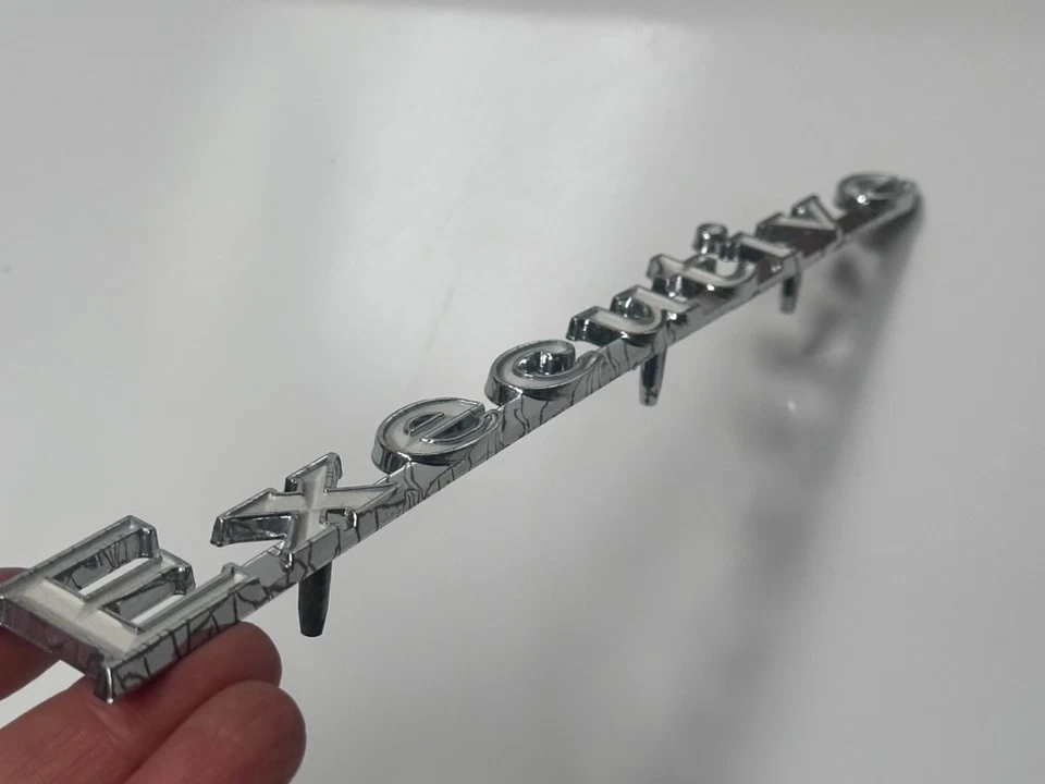 Pontiac Executive 1969 placa emblema original GM 9796574 Foto 4 de 4