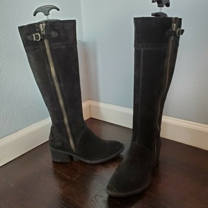 born poly boot black