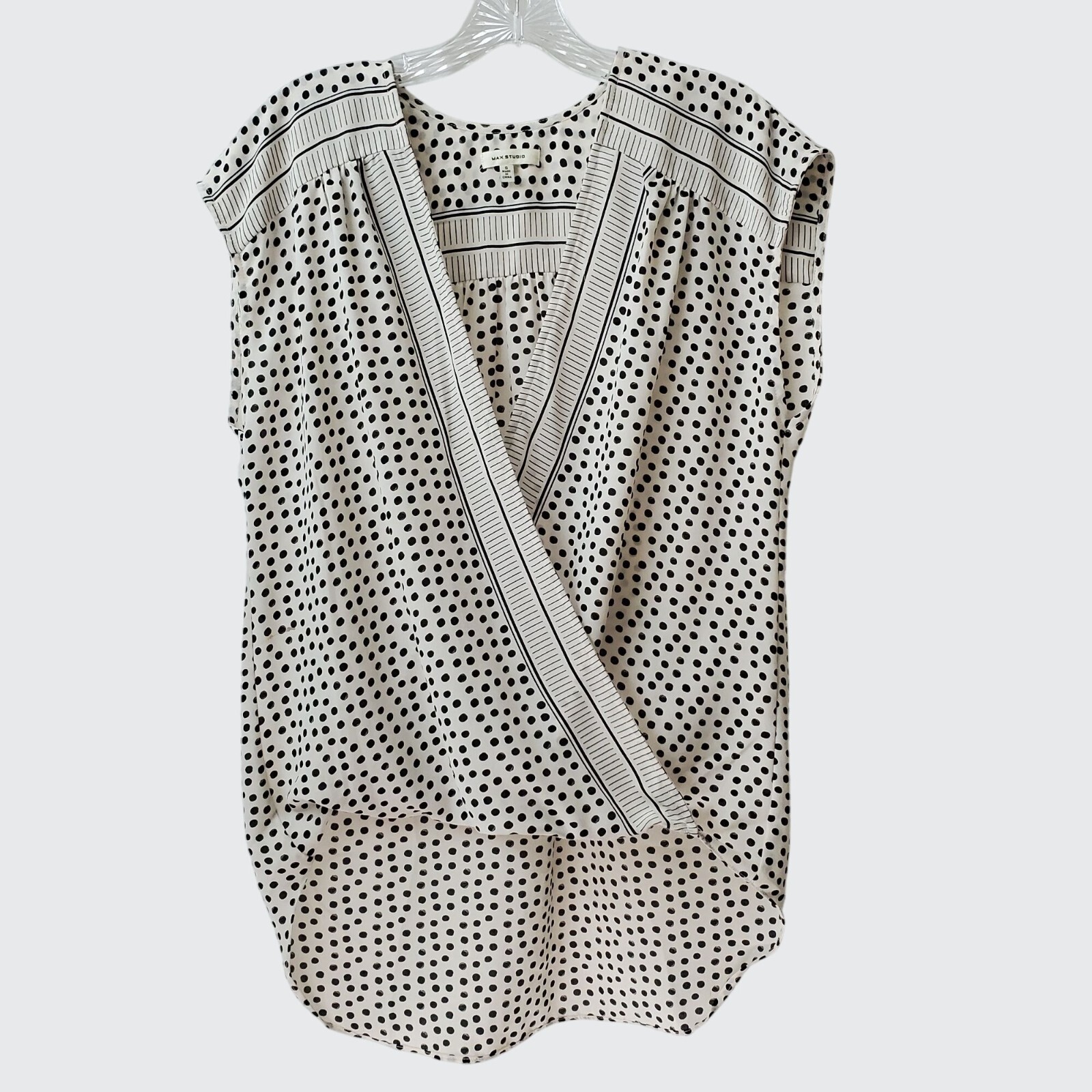 EUC Max Studio Womens Polka Dot Sleeveless Blouse Top S Polyester Black/White
