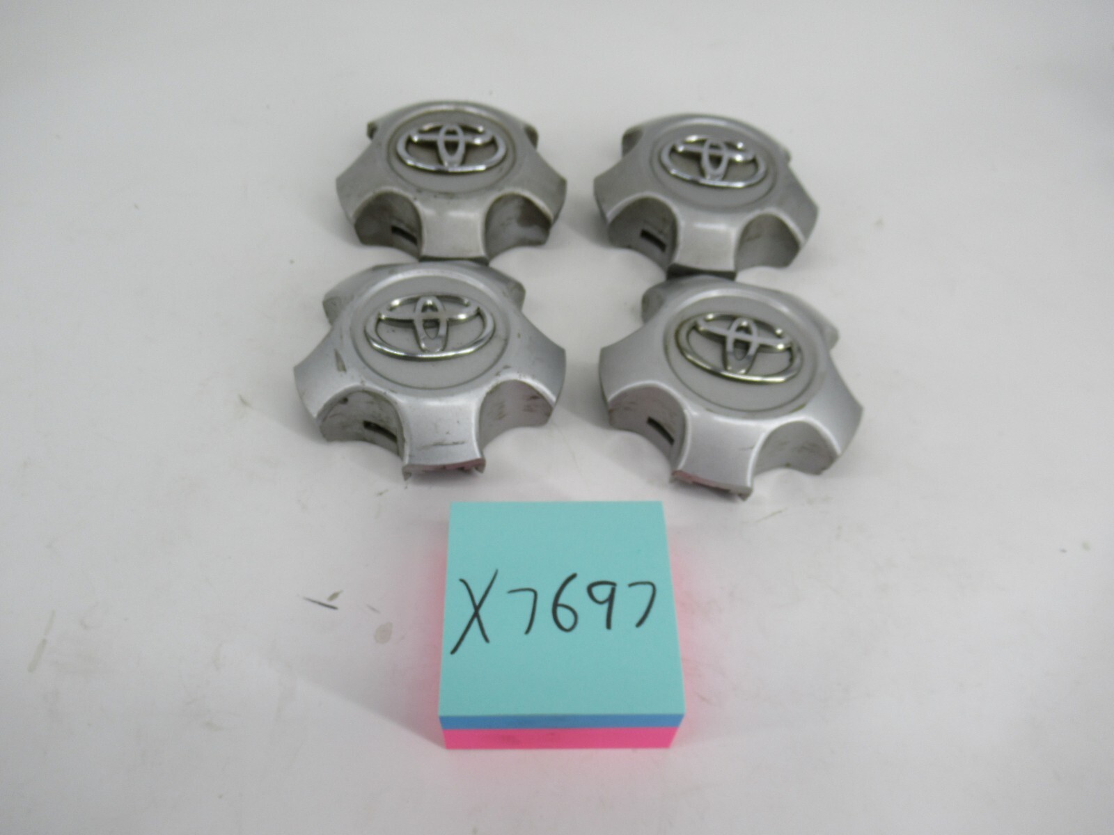 Center Caps Hubcaps Toyota Rav4 0612 13 14 426080R030 5 Spoke 17" OEM