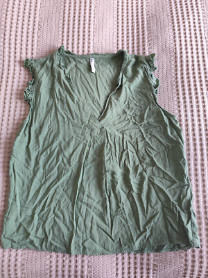  Bluse---von Sublevel---Größe M----grün--Rüschen--wie NEU 