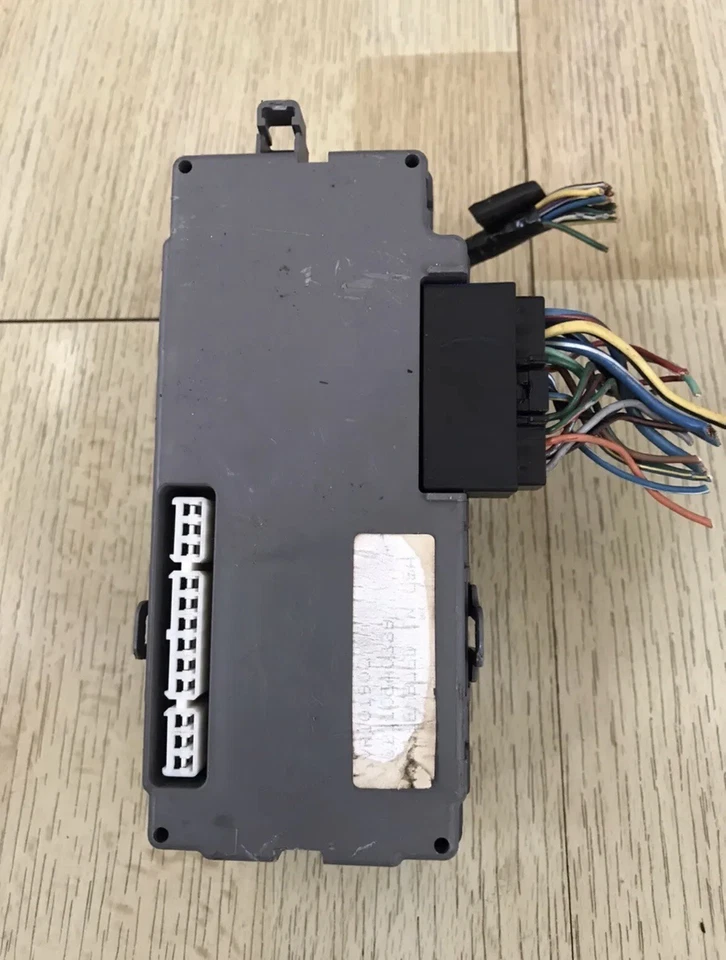 Relé módulo de control de carrocería multiplex Toyota Sienna 2000-2003 89221-08010 Foto 2 de 2