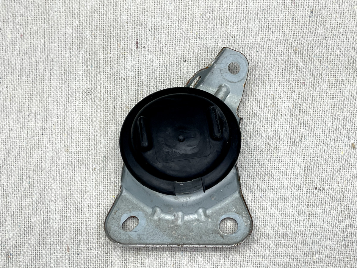 2004-2016 LEXUS IS250 IS350 ISC ACCELERATOR PEDAL STOPPER OEM 78119-48010