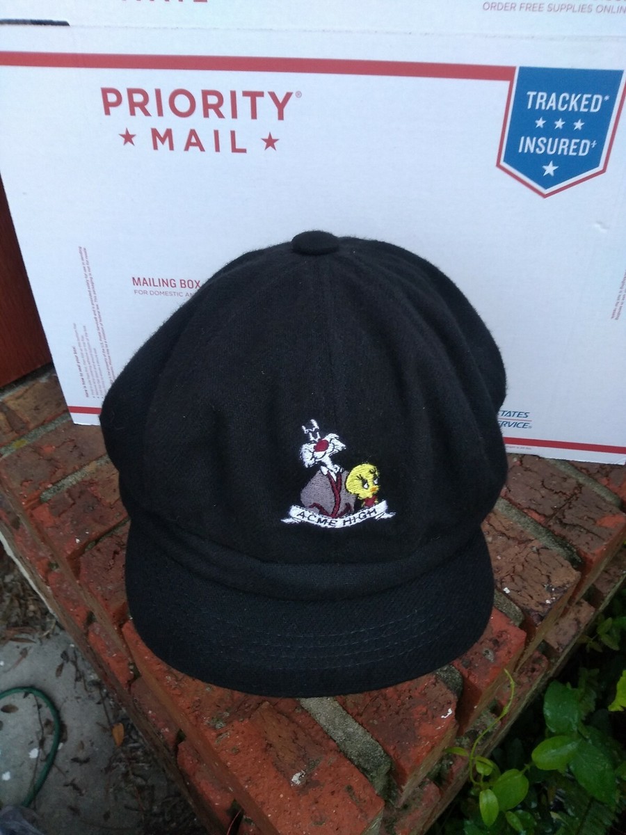 Warner Bros Studio ACME Sylvester Tweety delivery newspaper 