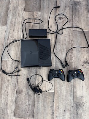 Xbox 360 Slim 