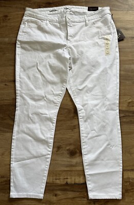 Target Ava & Viv Mid Rise Skinny Size 18 White Denim Jeans New Stretch No Gap
