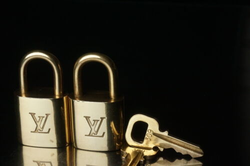 Louis Vuitton Padlock & Key Gold Brass 2 Piece Set Vintage "No,309 #LV32 - Picture 1 of 12