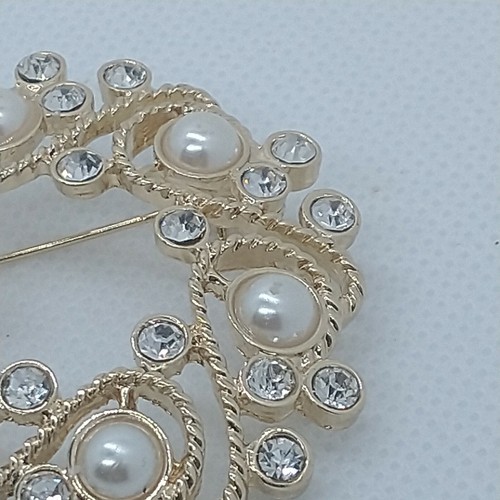 Anne Klein Wreath Brooch Pin Gold Tone Faux Pearls Crystals Circle Rope AK - Picture 9 of 11
