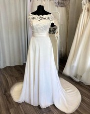 Elegant Lace Appliques Chiffon Wedding A-Line Dresses Sweep Train Bridal Gowns