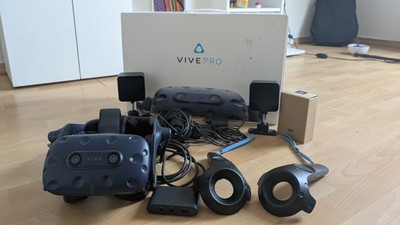 HTC Vive Pro Full Kit - VR Headset Komplett-Set in OVP + Arlo Wandhalterungen