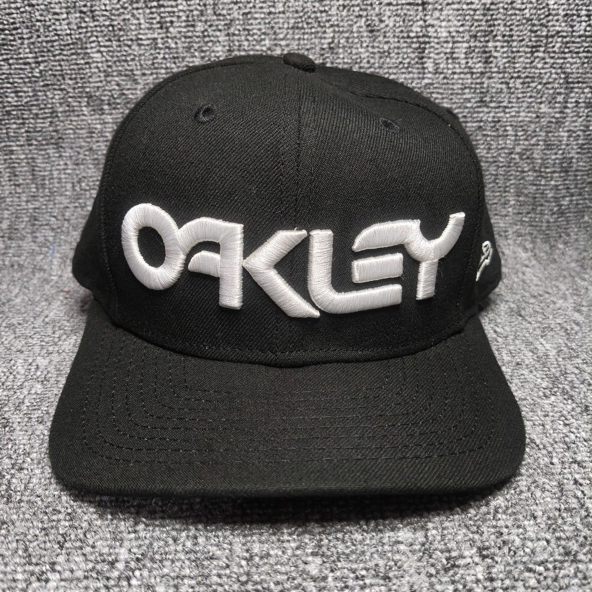 Oakley New Era 9FIFTY Snapback Hat Cap Black White Logo Flat Brim Adjustable