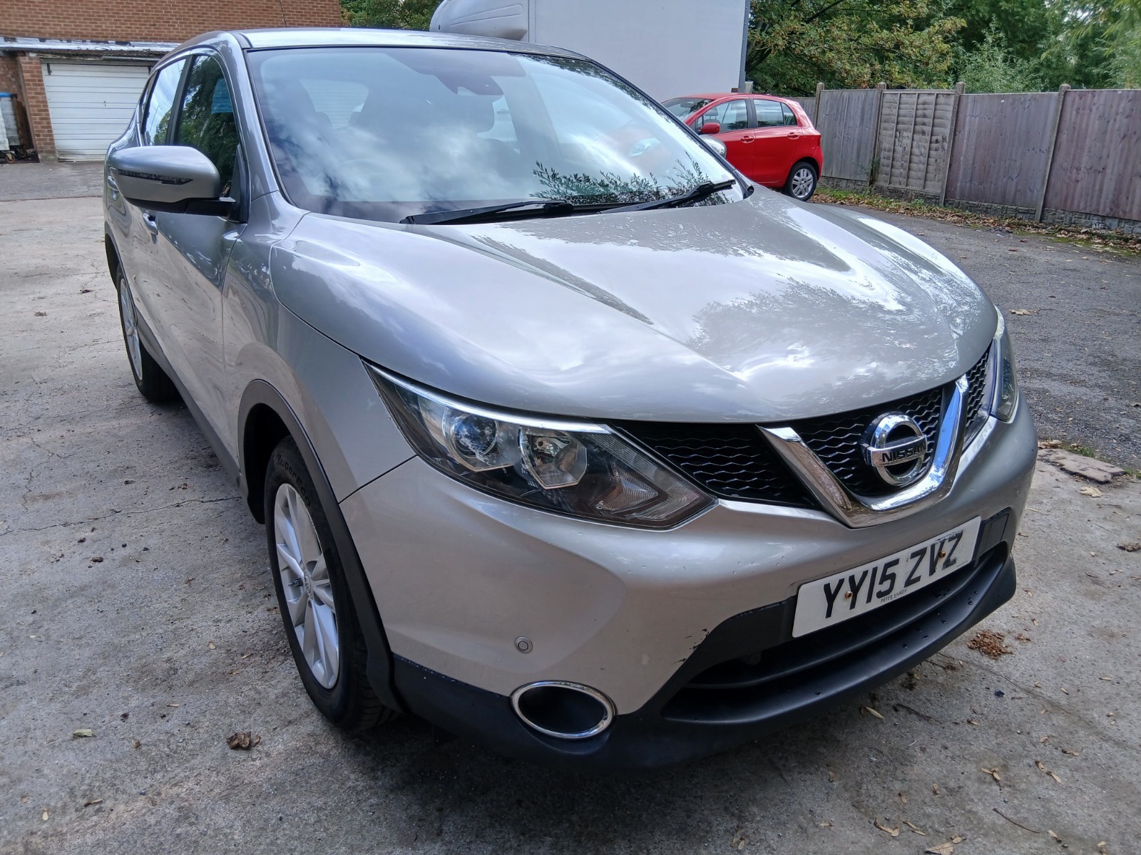 2015 Nissan Qashqai, photograph 13