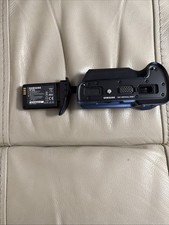 Samsung VGNX01 Vertical Grip for Samsung NX1 Plus Battery- Nice -USA Seller