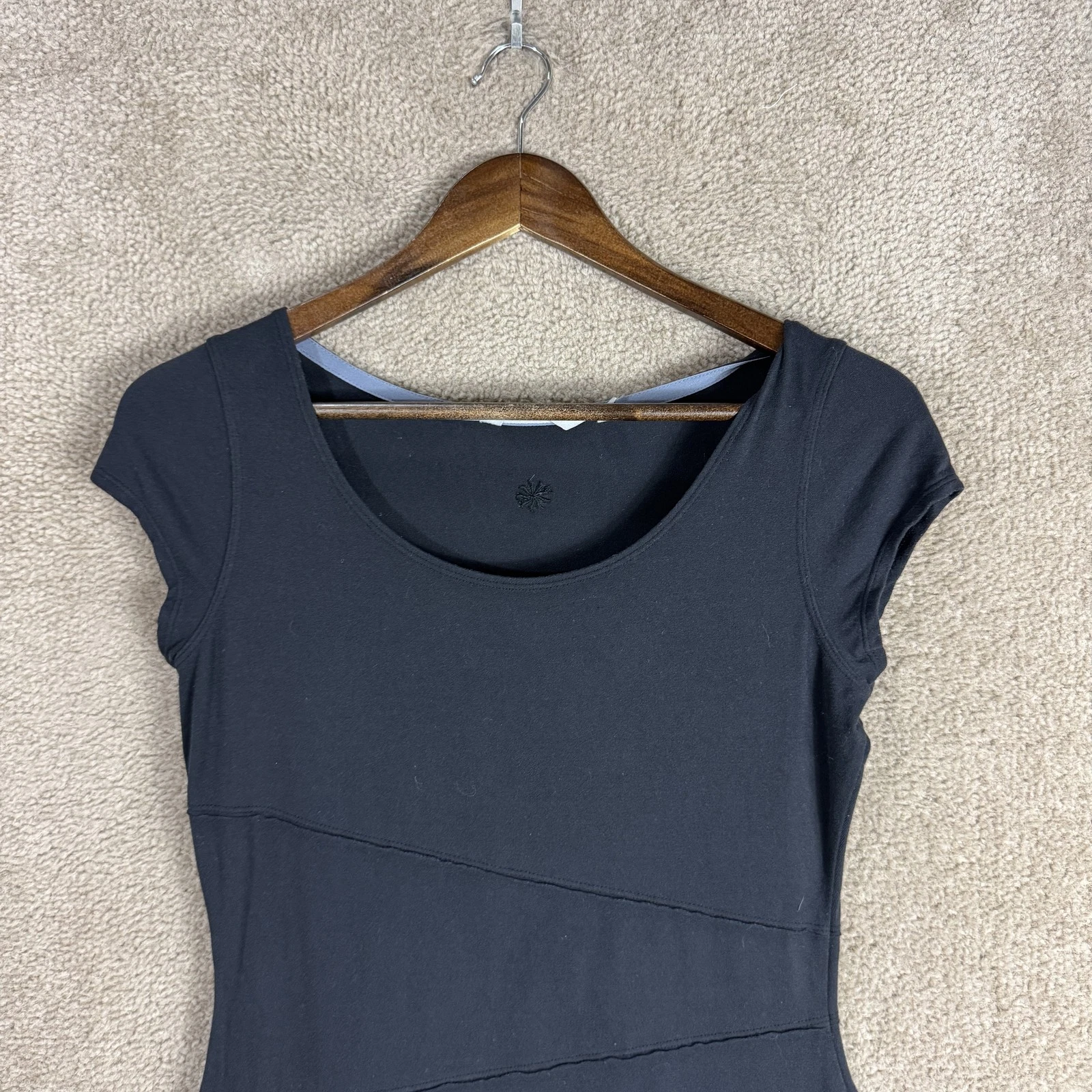 VETEMENTS Abito donna Athleta Crescendo piccolo nero cappuccio manica aderente svasato tasca viaggio