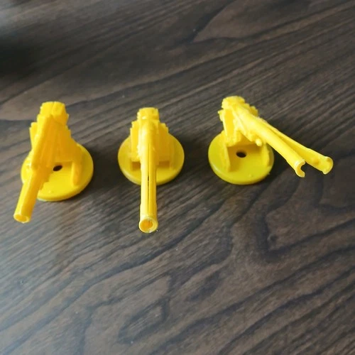 Marx Guns of Navarone Playset Lot Of Guns