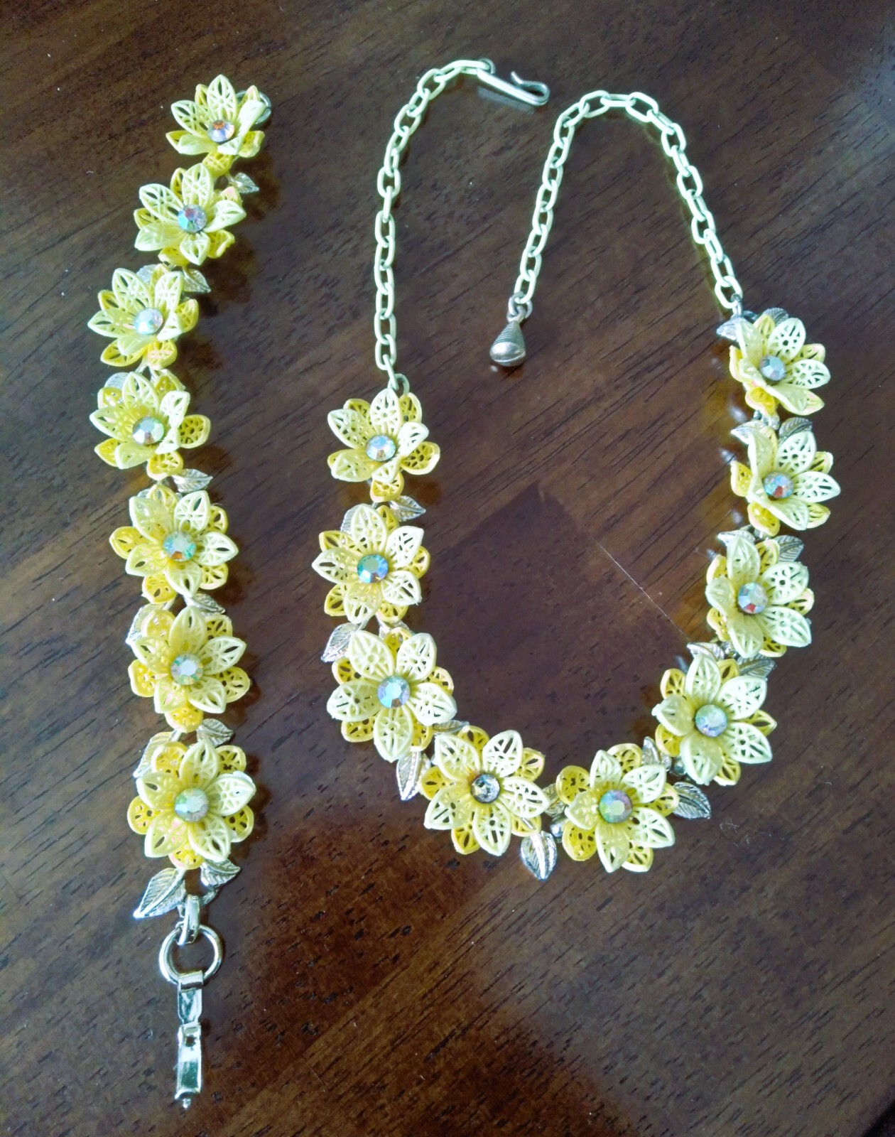 VTG Yellow Celluloid Plastic Flowers Necklace Bracelet Parure Set Christmas eBay