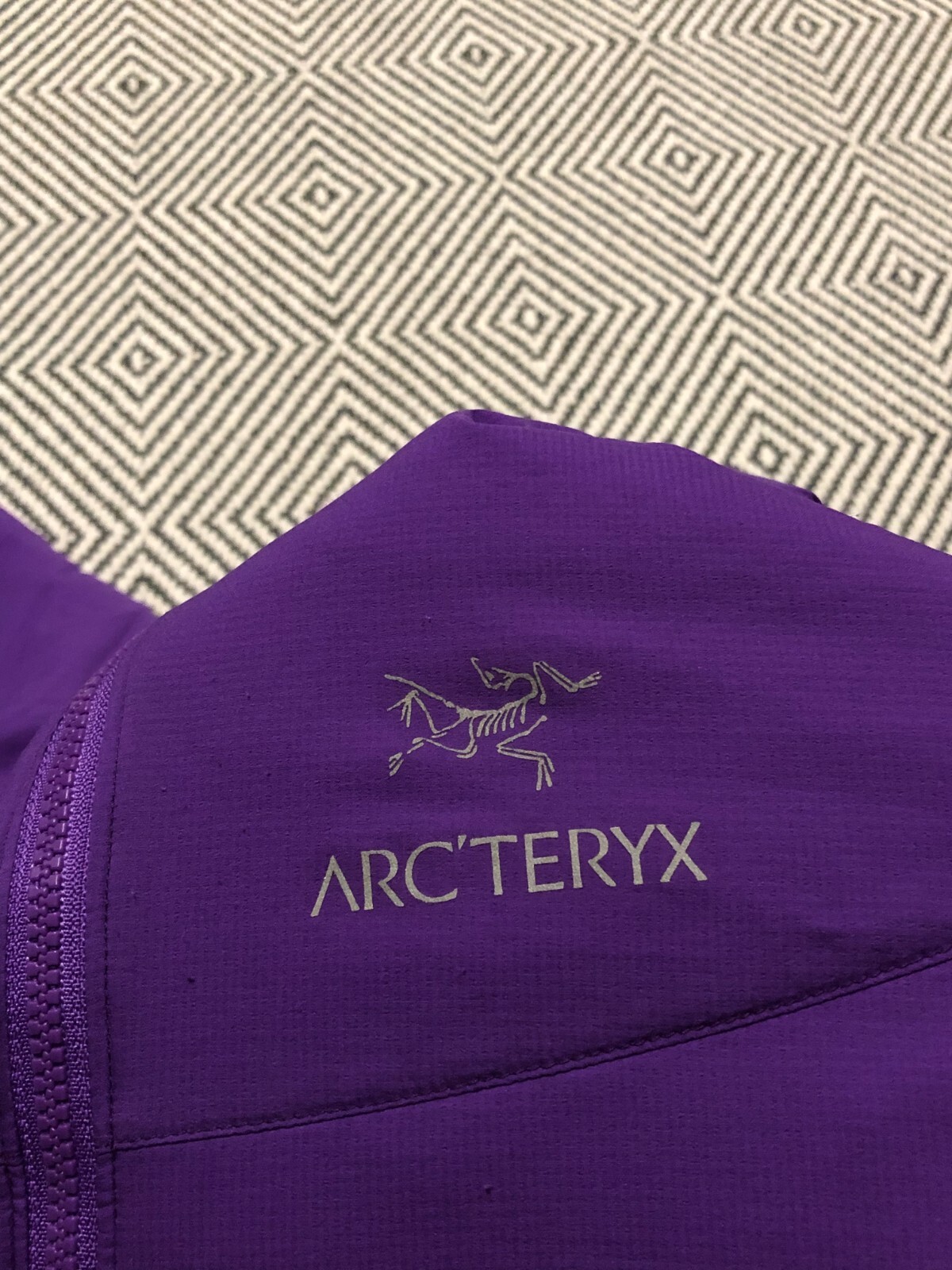 ARC'TERYX Arcteryx Atom LT Felpa con Cappuccio Isolata Giacca MOUNTAIN Donna Taglia M 12 VIOLA