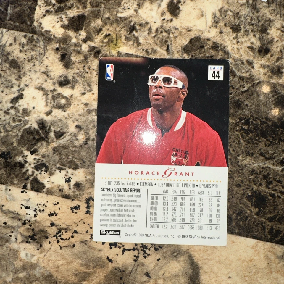1993 Skybox Premium Basketball #44 Horace Grant - Image 2 of 2