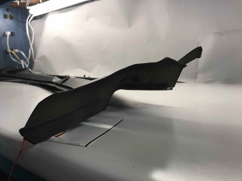 Ford Fiesta 2012 limpiaparabrisas exterior cubierta de pantalla moldura ventilación usado Foto 4 de 4