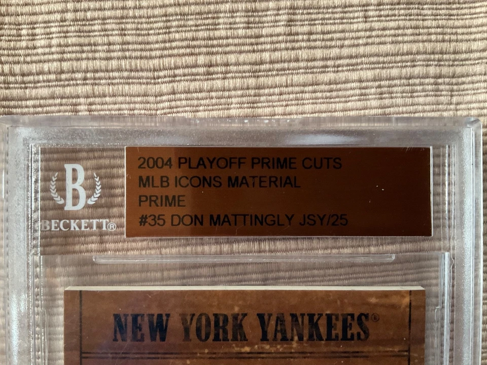 Playoff Prime Cuts 2004 MLB Iconos Material Prime #MLB35 DON MATTINGLY JSY 20/25 Foto 3 de 3