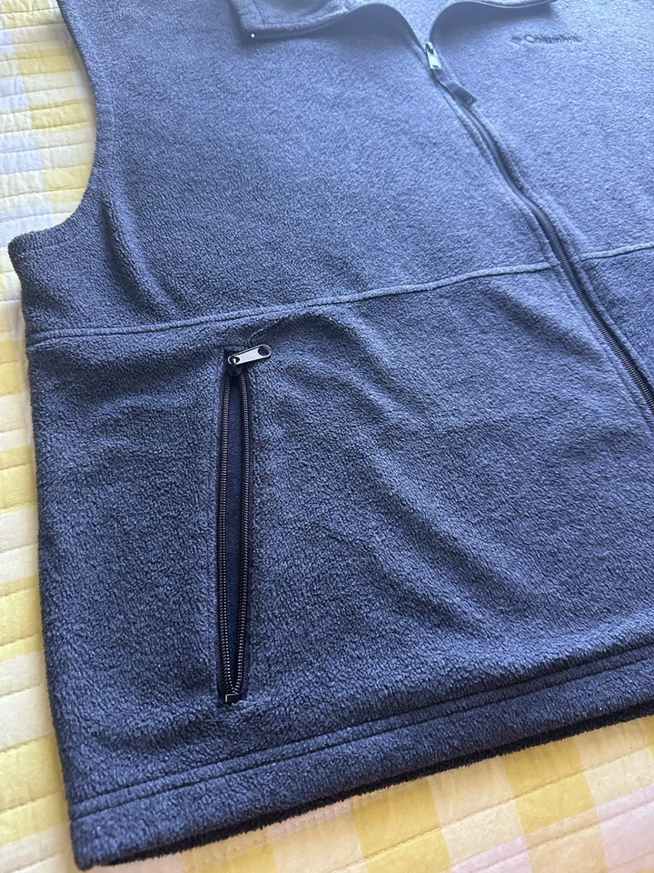 Chaleco polar Columbia para hombre sin mangas gris cremallera 3XL y un par de pantalones deportivos 2XL Foto 4 de 4