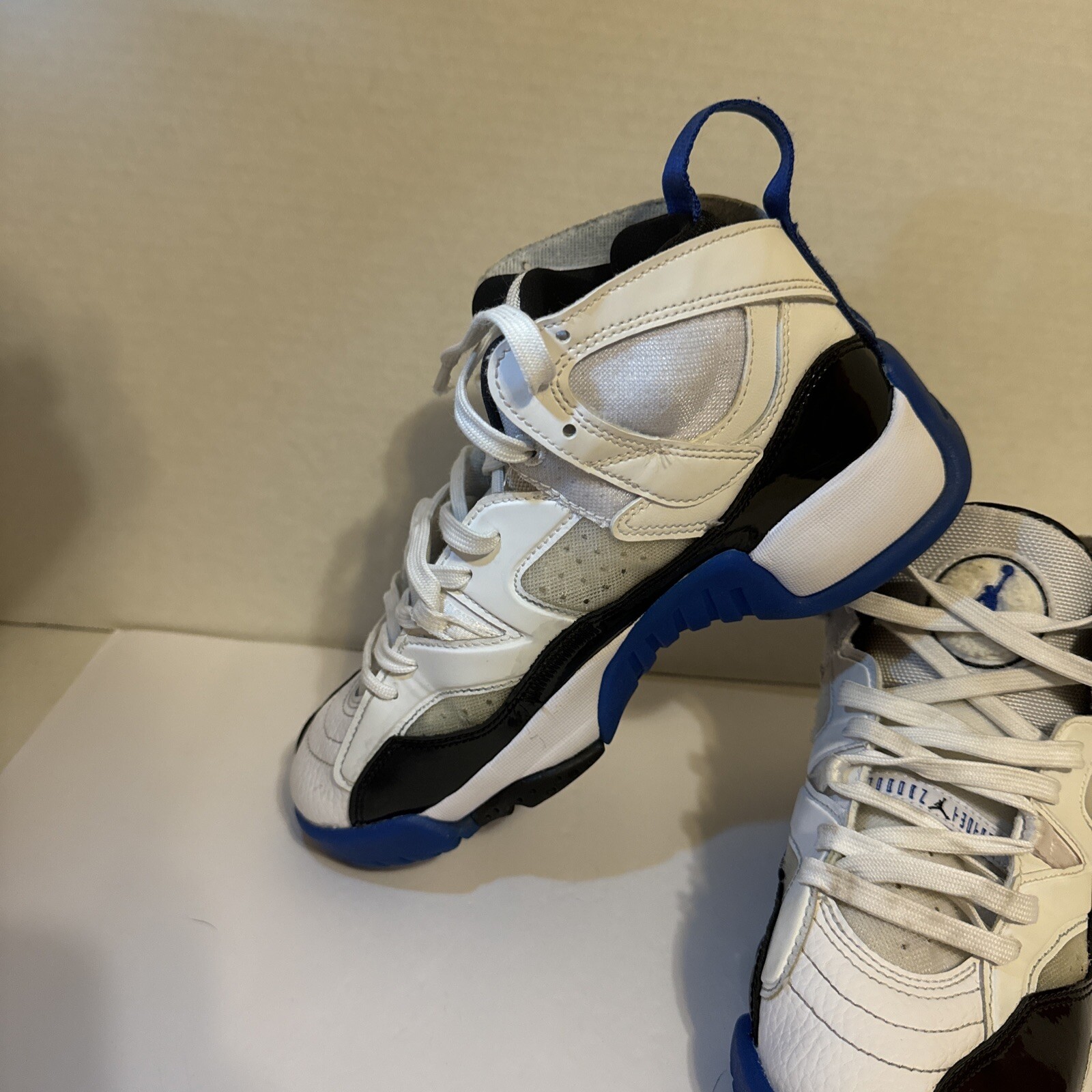 Nike Air Jordan Jumpman Two Trey "Concord" White Black DO1925-100 Men's Size 4