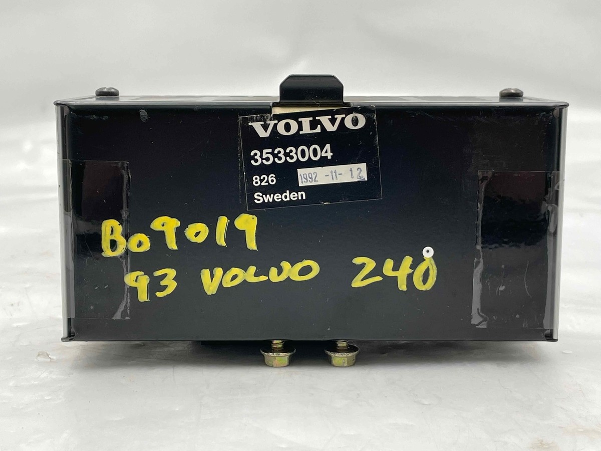 ボルボ240 純正オーディオ リアアンプ 1993 Volvo 240 Radio Amplifier Audio System Amp Unit OEM 3533004