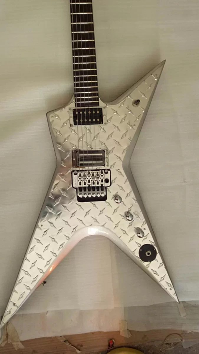 Bass with tremolo for sale deals