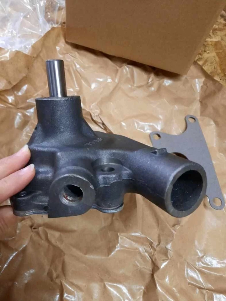 NEW GMC Truck Military G501 G508 G749 270 302 water pump 598309 - Image 2 of 3