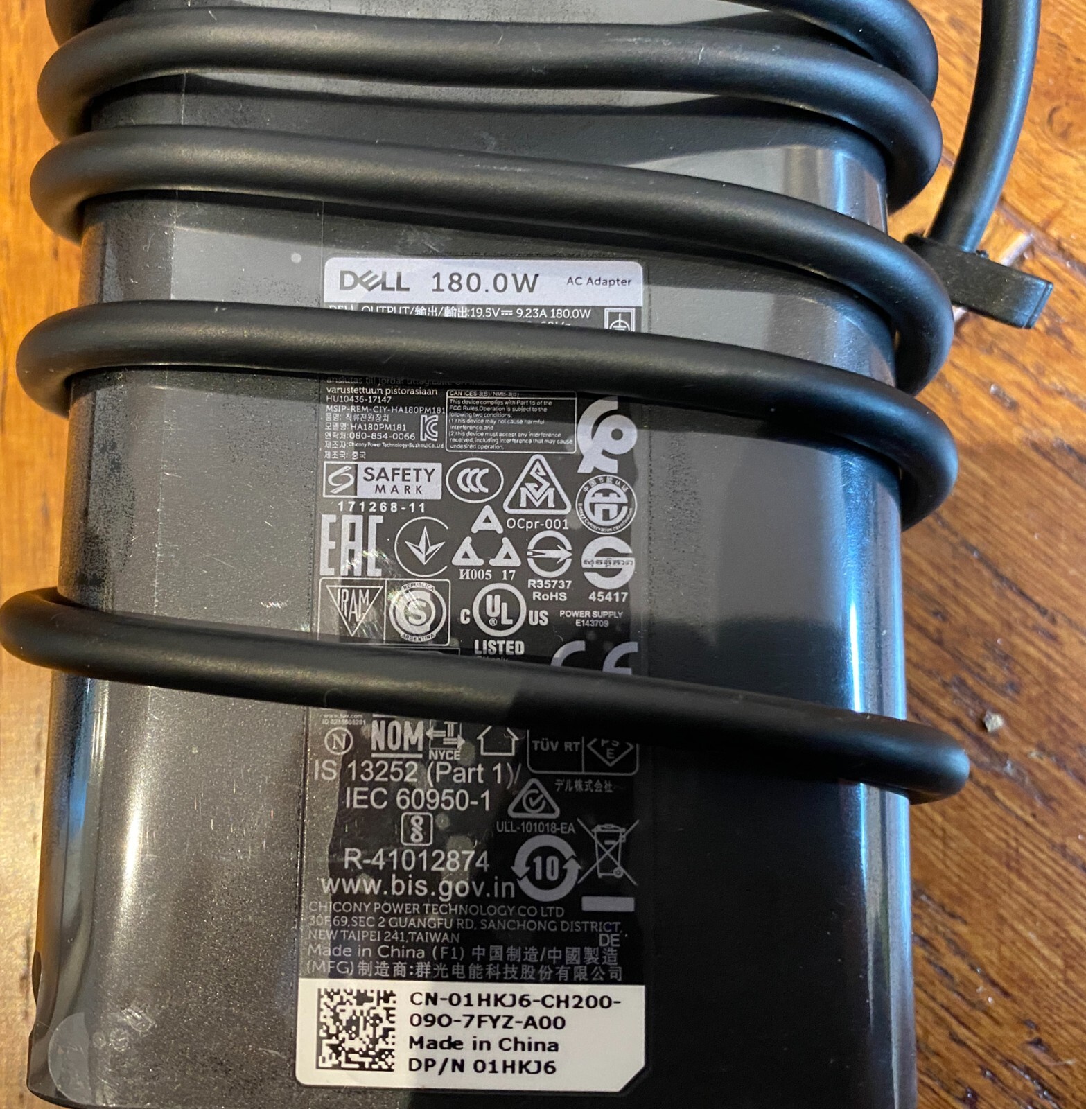 Dell WD19 K20A001 Docking Station includes 180W Power Supply & UK Mains