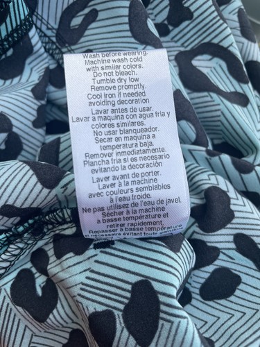 Infinity Real Color Cherokee Leopard Print Scrub Top Size Small NWT - Picture 8 of 8