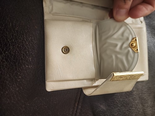 Vintage 70s- 80s "The Purse Organizer" Wallet With Writing Pad. Beige / Gold - Picture 6 of 10