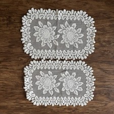 Lot of 2 Collectible Beautiful Heritage Lace Doily Table Linen Off White 18x13  