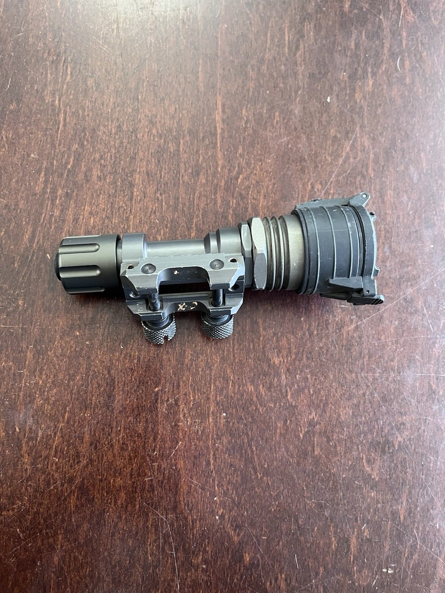 SUREFIRE M951 FLASHLIGHT W/ IR FILTER & OLD STYLE HEAD (RETRO GWOT