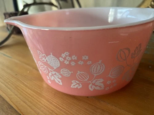 Vintage Pink Pyrex Gooseberry 1 QT 473 Casserole With 470-C 32  Lid
