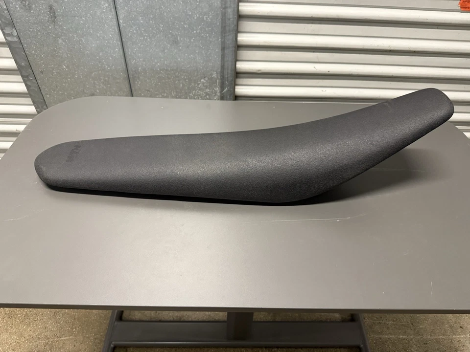 KTM Seat 125 250 450 300 500 OEM 79707040000 EXC XCFW EXCF Enduro Foto 3 de 4