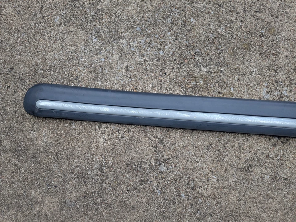 00-06 TOYOTA TUNDRA ACCESO PUERTA DELANTERA DERECHA MOLDURA LADO DEL PASAJERO TEXTURA OEM Foto 3 de 4